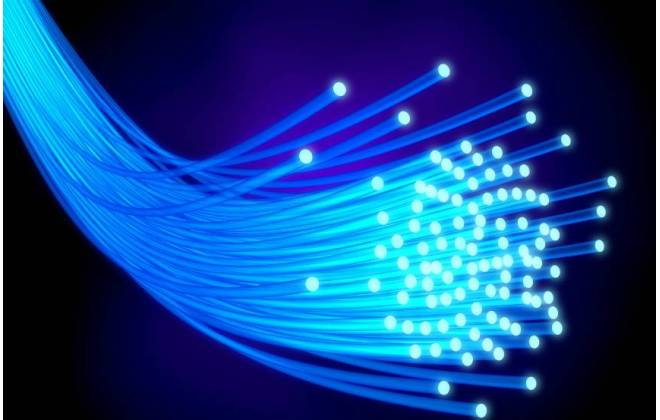 Internet de fibra óptica: as vantagens do sinal na velocidade da luz